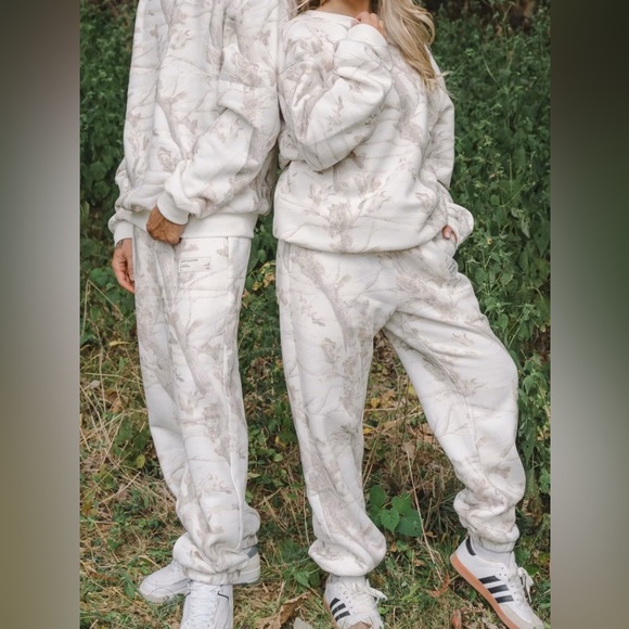 Comfrt Camo Sweatpants
Camo Sweatpants Color
Limited Edition: White Oak - Picture 2 of 7